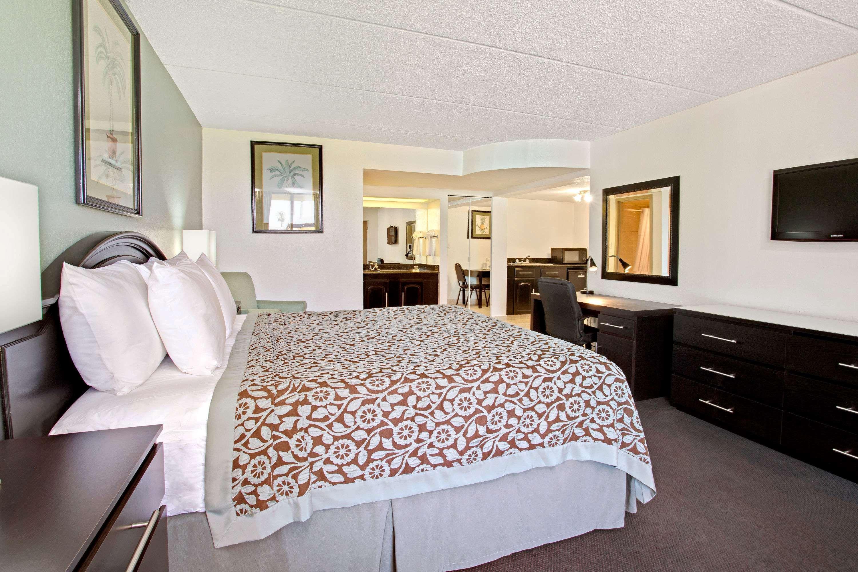 Days Inn By Wyndham Orlando Airport Florida Mall Williamsburg Exterior foto
