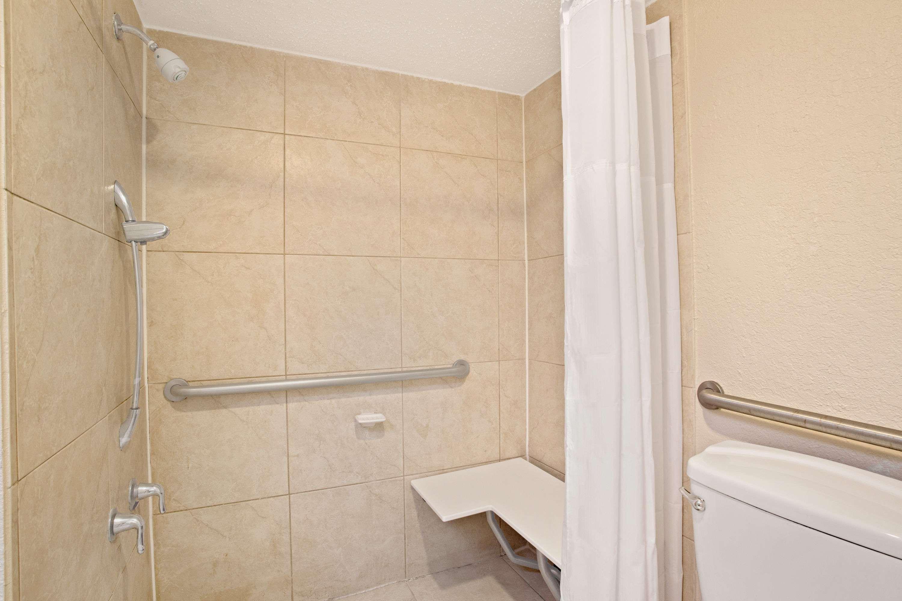 Days Inn By Wyndham Orlando Airport Florida Mall Williamsburg Exterior foto