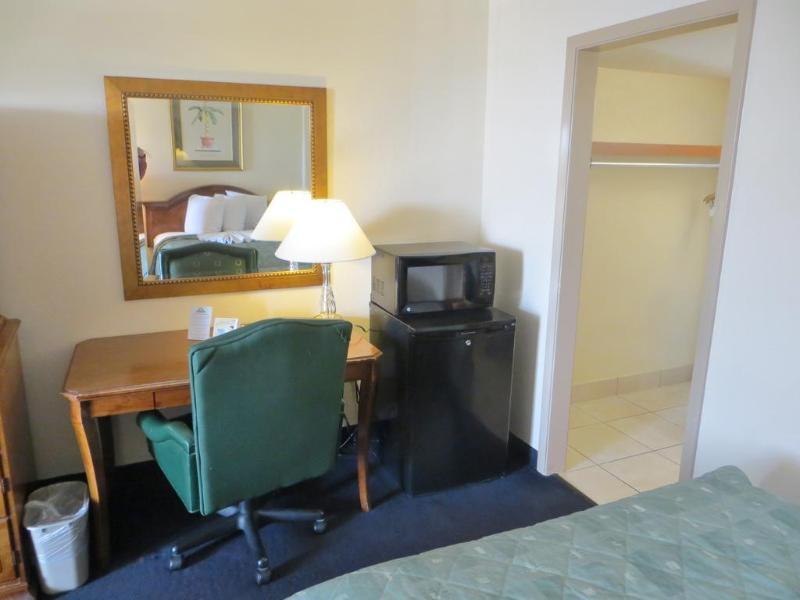 Days Inn By Wyndham Orlando Airport Florida Mall Williamsburg Exterior foto